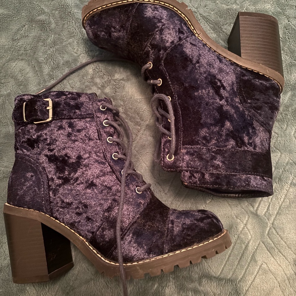Women's Velvet Lace-Up Chunky Heel Ankle Boots - Purple
